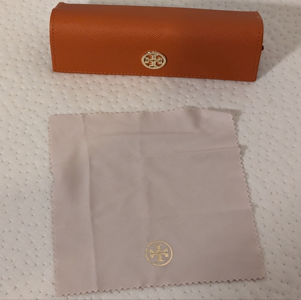 Tory Burch Small Glasses Case with Cleaning Cloth
